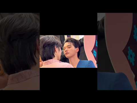 Someone need to calm down 👄 サムネイル