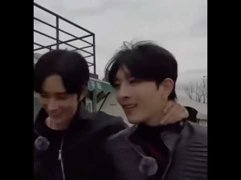 Grabbing his man neck is quite a habit, I guess😌 サムネイル