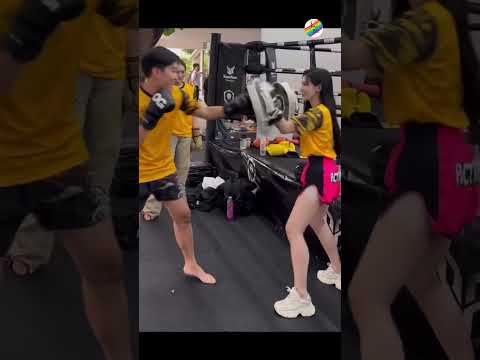 The girl hit😍😅@Thaibls7#hit#boxing#punch#girls#gl#kiss#badboy#fun#song#shorts サムネイル