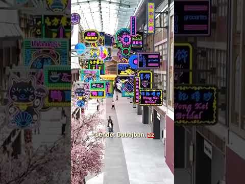 Csak az imára hívó müezzin éneke töri meg csendet Dubajban サムネイル