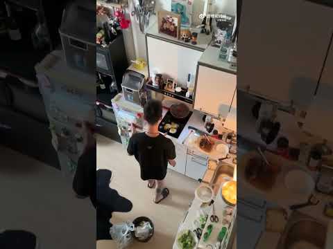Who's cooking? | Xiao Xie & Xiao Gong #bl #bltiktok #lgbt #gay #jenvlog - BL Couple
