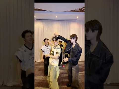 James is built different 🤣#jamessu #thaidrama #thaibl #bl #blshorts #bldrama #blseries #phuwintang サムネイル