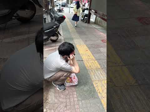 Anyone want to buy this kid one? He's craving it! | #bl #bltiktok #lgbt #jenvlog #đammỹ - BL Couple サムネイル