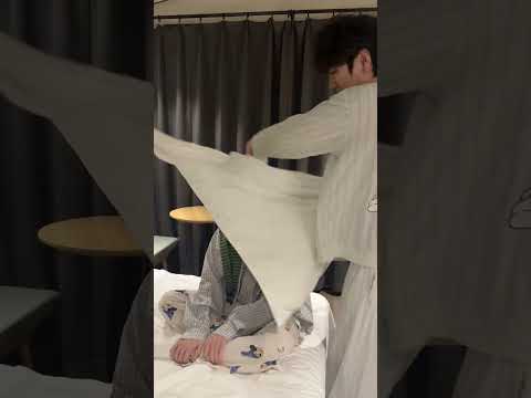 My little baby, who's been sulking and sleeping on the table | #bl #lgbt #jenvlog - BL Couple サムネイル
