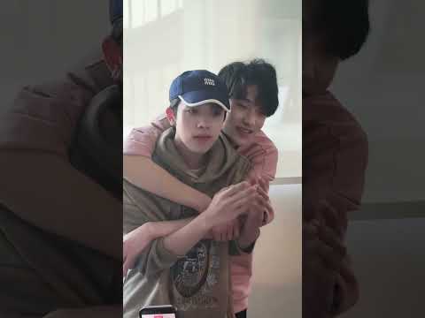 Hug & Cuddle || He Jia Shu & Fa Xuan Ge #bl #lgbt #jenvlog #bltiktok - BL Couple サムネイル