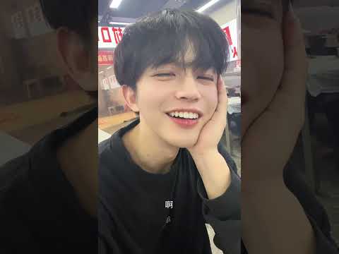 Haven't been to his school in a long time | #bl #bltiktok #lgbt #jenvlog #đammỹ - BL Couple サムネイル