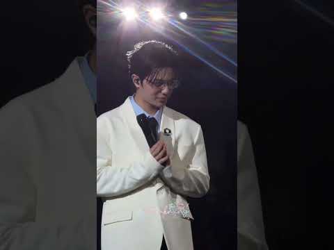 WILLIAM IN GLASSES FOR D2🫠🫠 #williamjkp #RISERCONCERT #gmmtv #fyp #blshorts #bl サムネイル