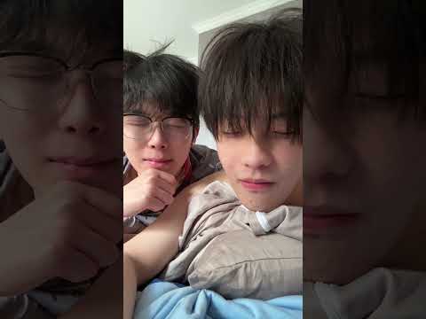 Brothers in Bed || ddz & 1l #bl #bltiktok #lgbt #gay #jenvlog #vlog - BL Couple サムネイル