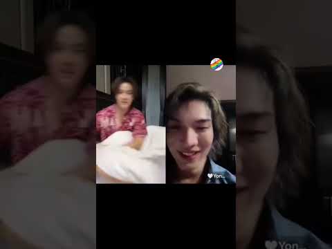 notice both are live same place 😍😁@Thaibls7 #Boatoat#OatPasakorn#fun#boyfriend#song#shorts サムネイル