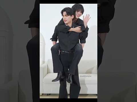 He was ready for princess carry anyway 🤭 サムネイル