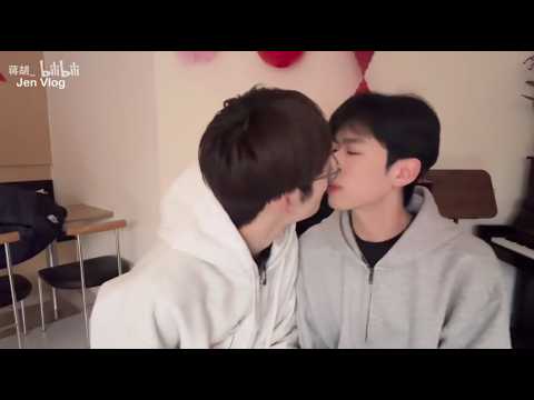 [Engsub/BL] Candy Kissing Challenge: Uncensored Version - P3 || Jiang Penghan & Hu Jing - BL Couple サムネイル