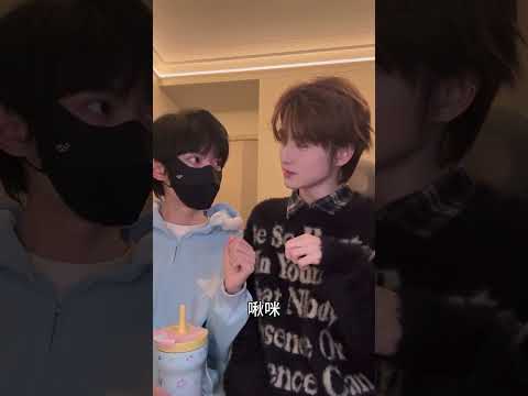 Baby, look at me! | Hai Yan & Zhi Shi #bl #bltiktok #lgbt #jenvlog #đammỹ - BL Couple サムネイル