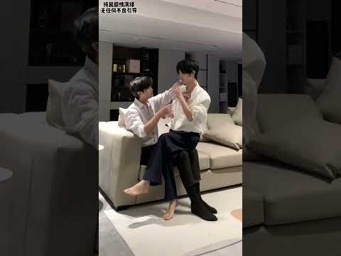 What's wrong with my little assistant today? | #bl #bltiktok #lgbt #gay #jenvlog #vlog - BL Couple サムネイル