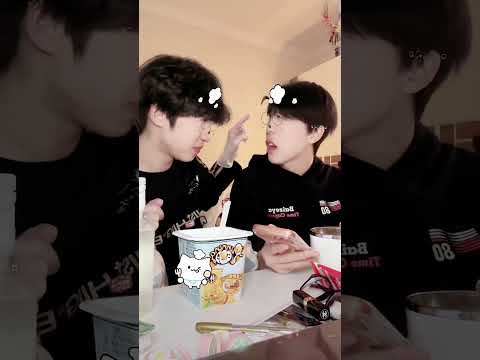 Eating imported food every day | Zhang Jie & Hao Xiaozi #bl #jenvlog #lgbt #bltiktok - BL Couple サムネイル