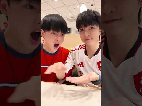 He insisted on dragging me to film this silly scene of a meal transition 🤪 Tan Lianyao & Hu Zhibang