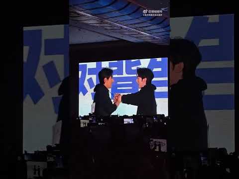 You both supposed to play game not flirting 😂🤭 サムネイル