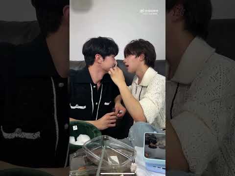 the eye contact game | He Jia Shu & Fa Xuan Ge #bl #lgbt #jenvlog #bltiktok - BL Couple