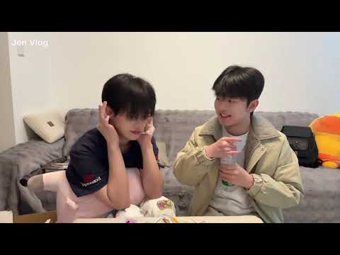[Engsub/BL]  Candy Kissing Challenge 🍭🍫🍬 - Part 2 |  ddz & 1l - BL Couple サムネイル