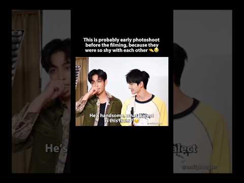 They can’t even hold the eye contact, probably just know each other. Cuteee🤏😂🥰 サムネイル