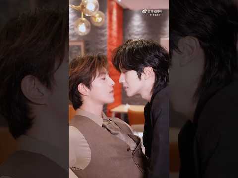 Those stares were intense 👄 サムネイル