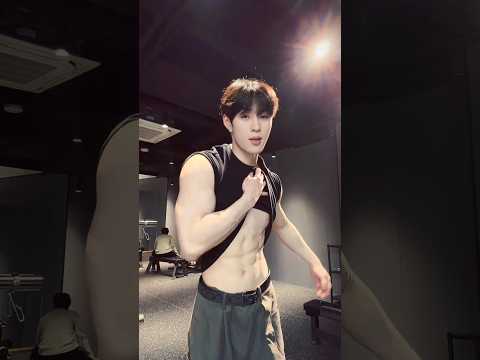 Boys | BL video | Asian Men | #body #boy #boyfriend #gay #bl #tiktok #trending #asian #shorts #fyp サムネイル