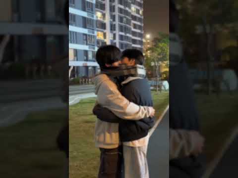 The romance of autumn and winter is sharing a scarf with you 🧣 | #bl #bltiktok #lgbt - BL Couple サムネイル