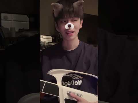 The expressions he makes while singing are hilarious! Jiang Feng & Dong Dong #bl #bltiktok サムネイル