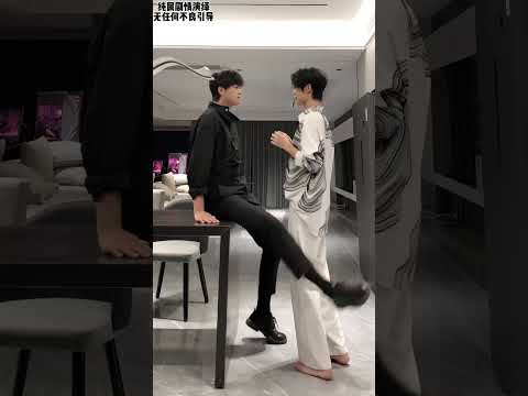 Will you peek at me again? | #bl #bltiktok #lgbt #gay #jenvlog #vlog - BL Couple サムネイル