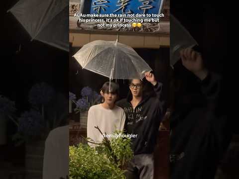 Protective husband out here 🥰🤭 サムネイル