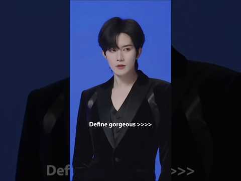 Gorgeous butterfly, on duty to support family at home 🤭🥰 サムネイル